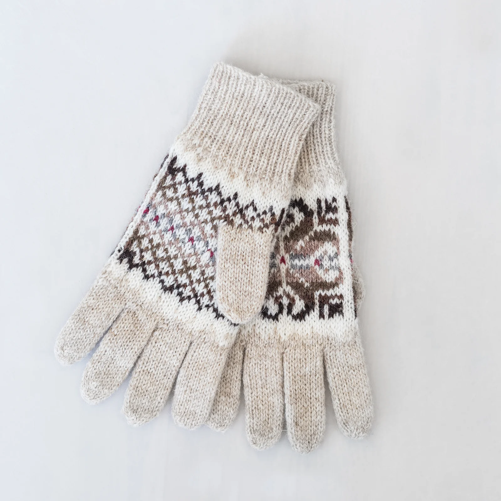 brown patterned gloves